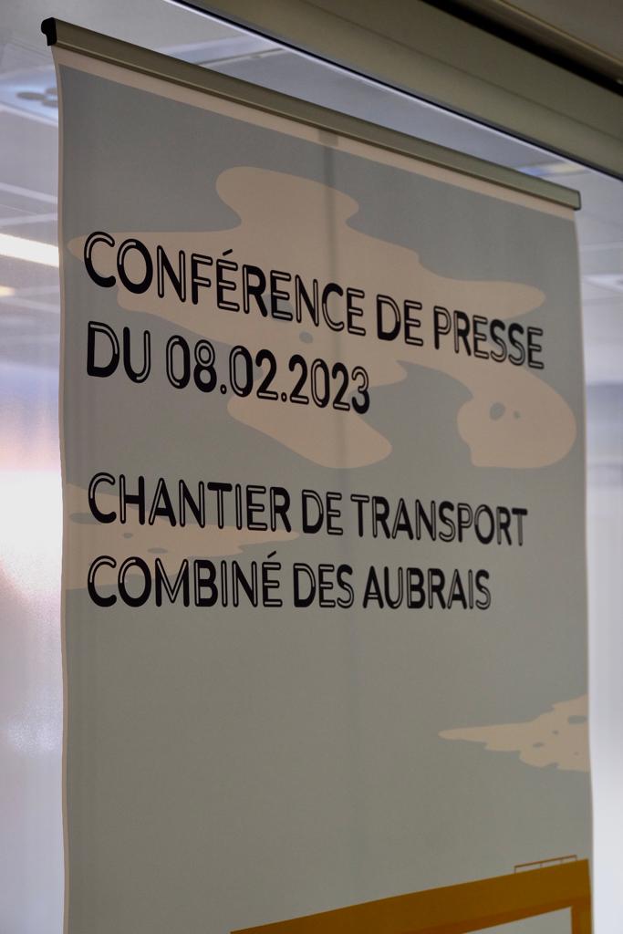 Avec ses nouvelles installations, le terminal combiné des Aubrais permettra de transborder 150 conteneurs/jour.
✅Un maillon logistique pour le développement du fret à l’échelle nationale, européenne et même maritime
✅Un pas de plus pour des mobilités toujours plus durables !