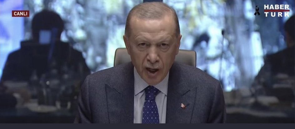 Thousands of people are still under the debris and they seek help via social media but #Erdogan has restricted #Social media in #Turkey after criticisms took place on #Twitter This is totally unacceptable. This is murder!!! Please help <a href="/hrw/">Human Rights Watch</a> <a href="/amnesty/">Amnesty International</a> <a href="/UNHumanRights/">UN Human Rights</a> <a href="/UN/">United Nations</a> <a href="/DIRCO_ZA/">DIRCO South Africa</a>