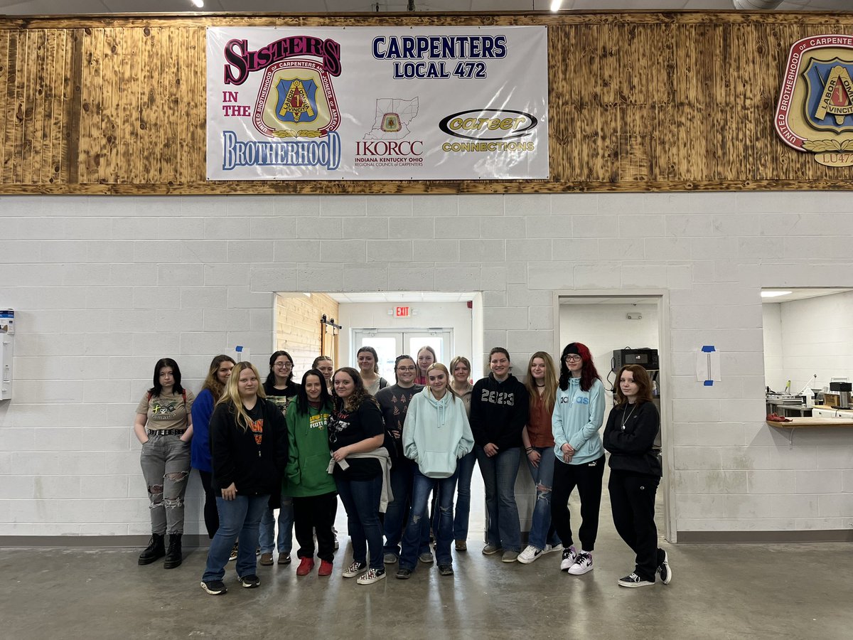 AtcGreenup's tweet photo. IKORCC Trip:  WOW!  What an opportunity!  We are learning &amp; seeing so much!!!  Kaitlyn’s work experience is phenomenal!   @KY_CTE @GreenupSchools #CTEMonth #BelieveInGC @ikorcc https://t.co/ec5XSsehRt