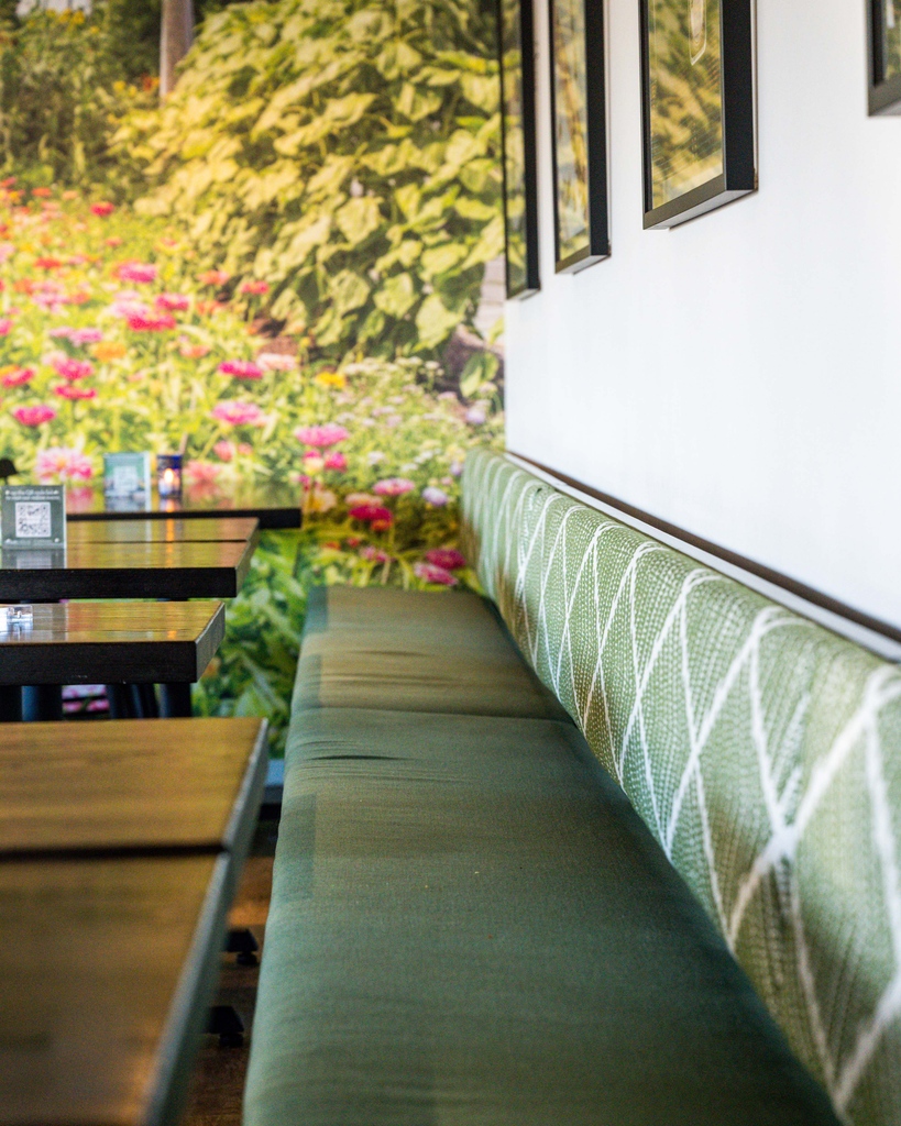 POV - its just nice enough to walk along the Monon Trail. You order the fried chicken bowl and your best friend gets the falafel burger. You share a plate of fries. All is right with the world. 🤝