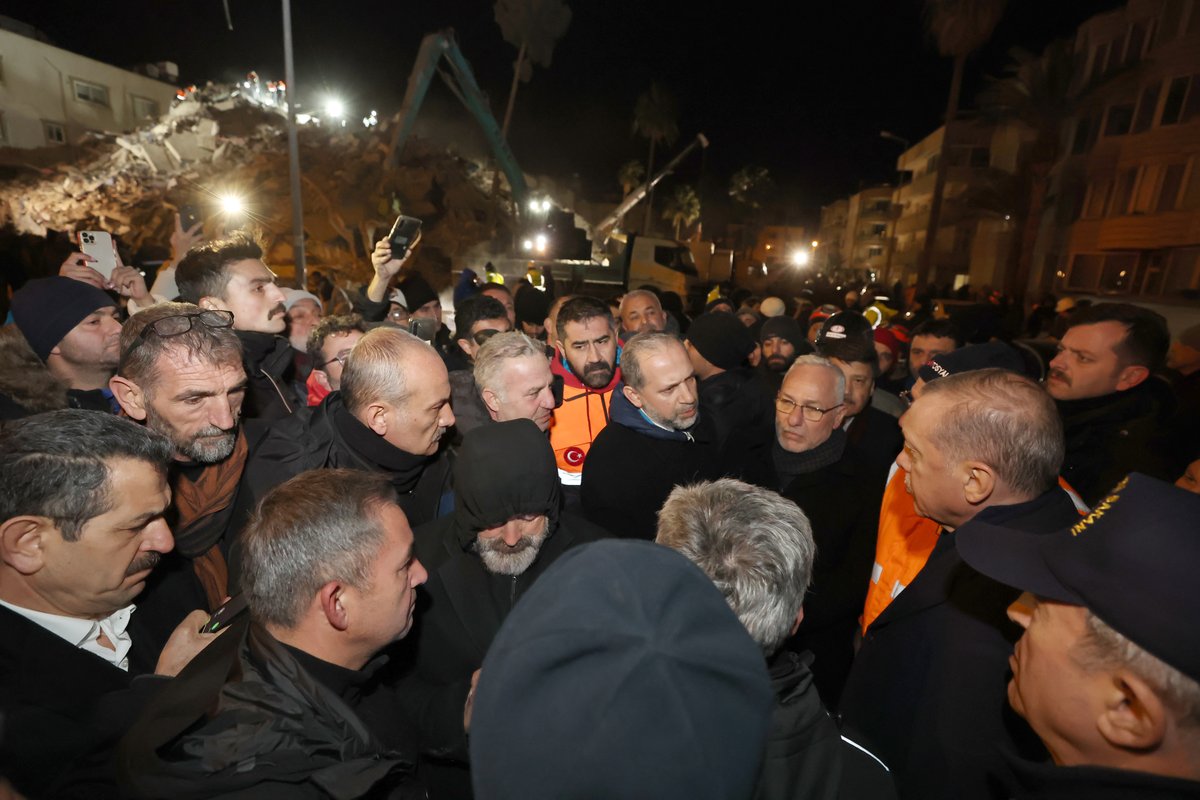 Akparti's tweet photo. Cumhurbaşkanımız Recep Tayyip Erdoğan, Hatay'da deprem bölgesinde incelemelerde bulundu. https://t.co/QjObTV5Tok