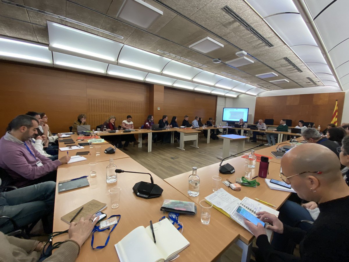 xlopez80's tweet photo. Avui la SG Funció Directiva i l’equip de facilitadors dels Serveis Territorials d’@educaciocat i @consorciedubcn iniciem la nova edició de formació per a l'exercici de la funció directiva i el lideratge pedagògic 2023. 
Noves oportunitats i reptes d’aprenentatge ens esperen! https://t.co/iOBnp6HeIA