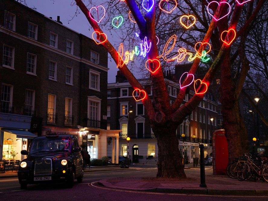Connaught Village's iconic Tree of Love, Joy and Hope welcomes back the ‘Love is Love’ installation, just in time for Valentine’s Day! 

The rainbow-coloured hearts illuminate the boutique-lined streets to bring happiness and love to the heart of #ConnaughtVillage 🌈 ❤️