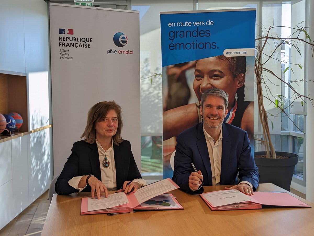 Groupe Randstad FR (@grouprandstadfr) on Twitter photo 🤝 Aujourd’hui, <a href="/GroupRandstadFR/">Groupe Randstad FR</a> et @poleemploi_IDF renforcent leur collaboration régionale pour répondre aux besoins en recrutement des entreprises et accompagner vers l’emploi durable les publics les plus en difficulté. <a href="/Nadine_CRINIER/">Nadine CRINIER</a> @pole_emploi 👇
grouperandstad.fr/randstad-et-po… 🤝 Aujourd’hui, <a href="/GroupRandstadFR/">Groupe Randstad FR</a> et @poleemploi_IDF renforcent leur collaboration régionale pour répondre aux besoins en recrutement des entreprises et accompagner vers l’emploi durable les publics les plus en difficulté. <a href="/Nadine_CRINIER/">Nadine CRINIER</a> @pole_emploi 👇
grouperandstad.fr/randstad-et-po…