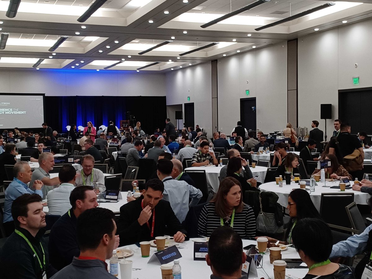 DISTRIBUTECH's tweet image. Starting the day off with a tasty Roundtable Breakfast! 🥞 😋

#DISTRIBUTECH23 #DISTRIBUTECH #transmissionsystem #distributionsystem #transmissionsystems #distributionsystems