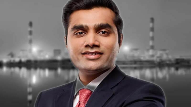 news_thikana's tweet photo. संकट के बीच अडानी के बेटे करण ने संभाली बागडोर, हजारों करोड़ का कर्ज एक बार में चुकाने का ऐलान
https://t.co/F6vmT8JDgk
#Adani #AdaniNews #GautamAdani #gautamadaninews #KaranAdani #tookover #REINS #AmidCrisis #Announced #repayloan https://t.co/xbrr9oIGg8