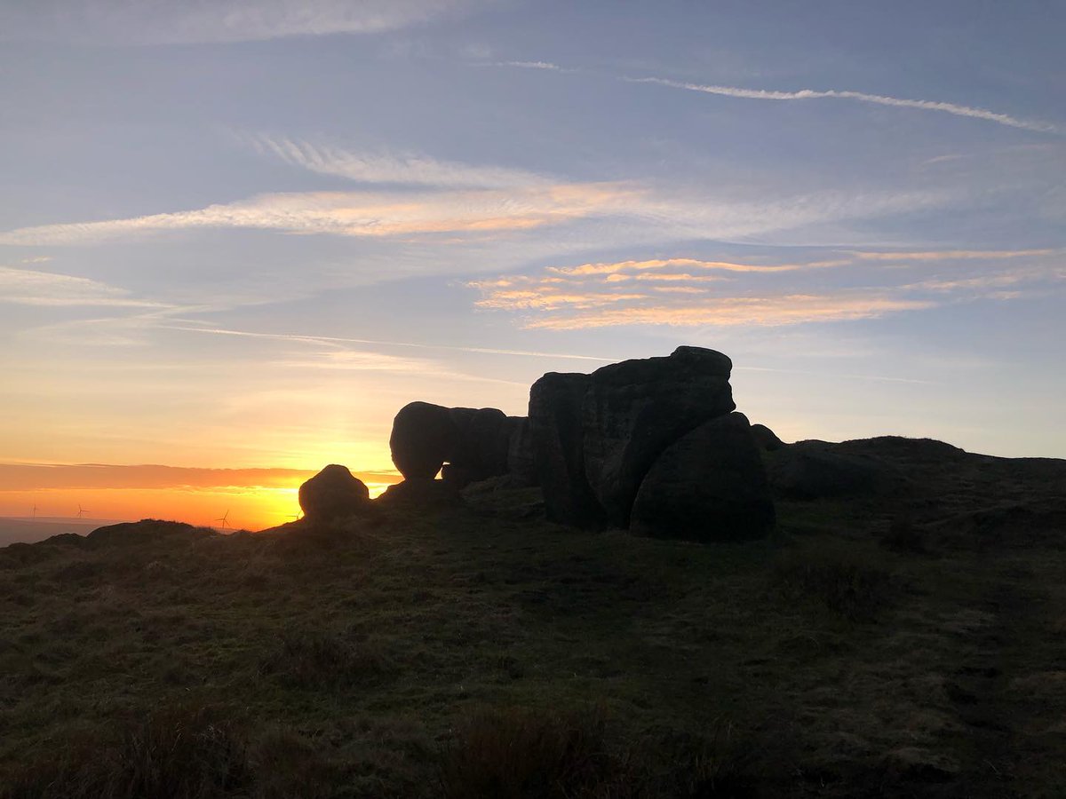 HowDoYorkshire's tweet photo. As we are all still reeling from the breathtaking season finale of the much-revered 'Happy Valley', we thought we would post these serene shots of Calderdale and said valley 🌞

Huge thanks to Danielle Moore for sharing these with us 

#HappyValley #Exhale #HowDoYorkshire https://t.co/XE9rRv1sk0