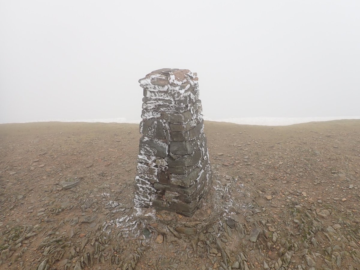 LakesWeather's tweet image. Strong winds, high humidity and the temperature just below freezing today, Rime ice was beginning to form on exposed windward surfaces. Wes #thinkWinter