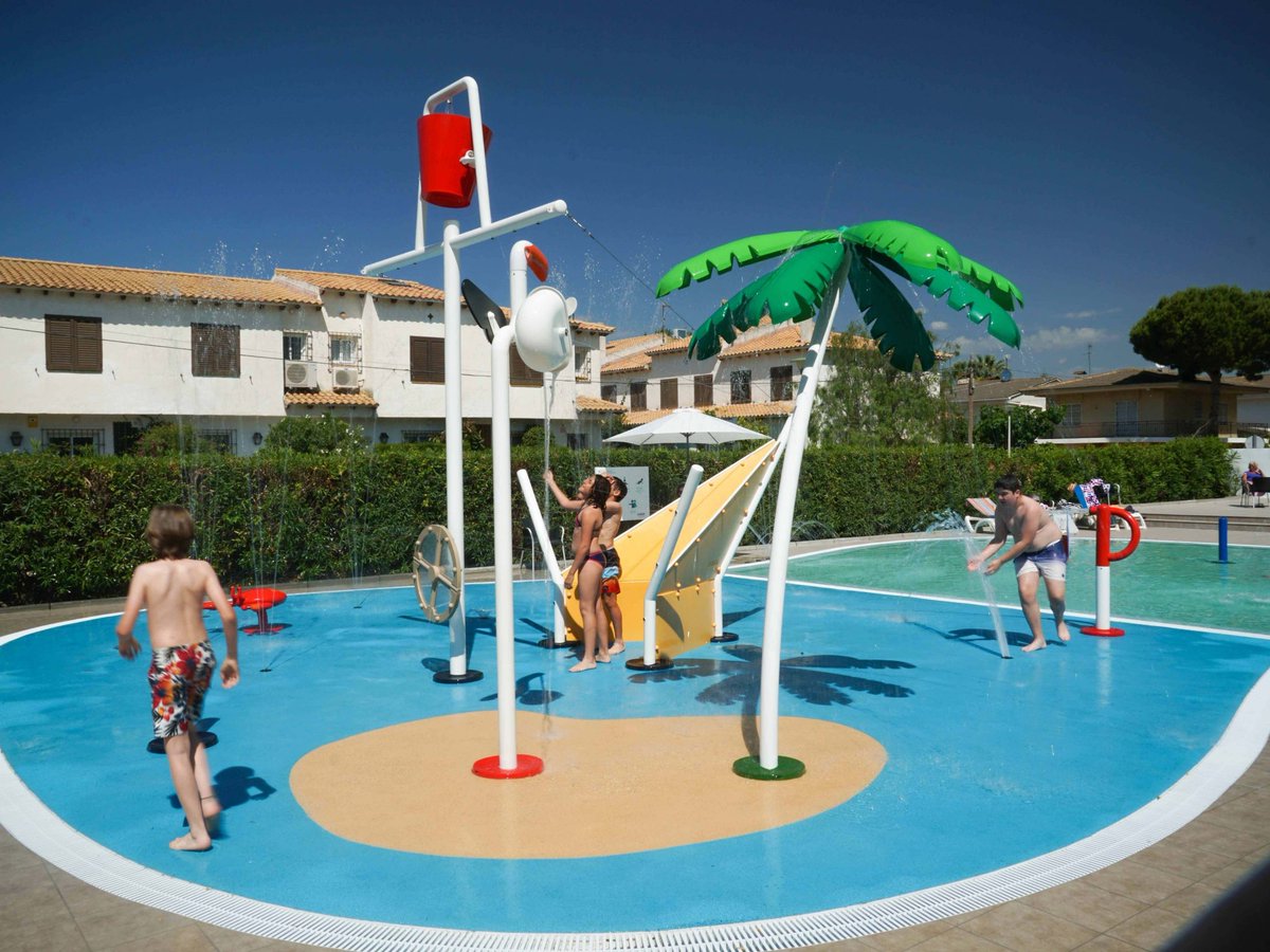 Piscina_BCN's tweet photo. #Splashparks are a #trend and it doesn't surprise us, since they offer many advantages:
🔹Maximum security
🔹Easy installation
🔹Low water consumption
🔹Lots of fun!
Learn more about them on @CICconstruccion ➡️ https://t.co/z3gyuffpTu https://t.co/NK8UPVY9h3