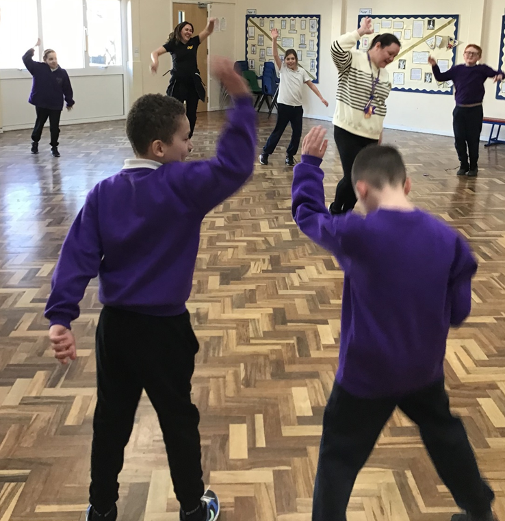 MeryfieldSchool's tweet photo. Thank you to #FlipTheatre for coming in to host workshops with the children linked to #FeelingGoodWeek and wellbeing - Year 4 had an amazing time filled with lots of smiles and laughs! https://t.co/fZfUInOEnz