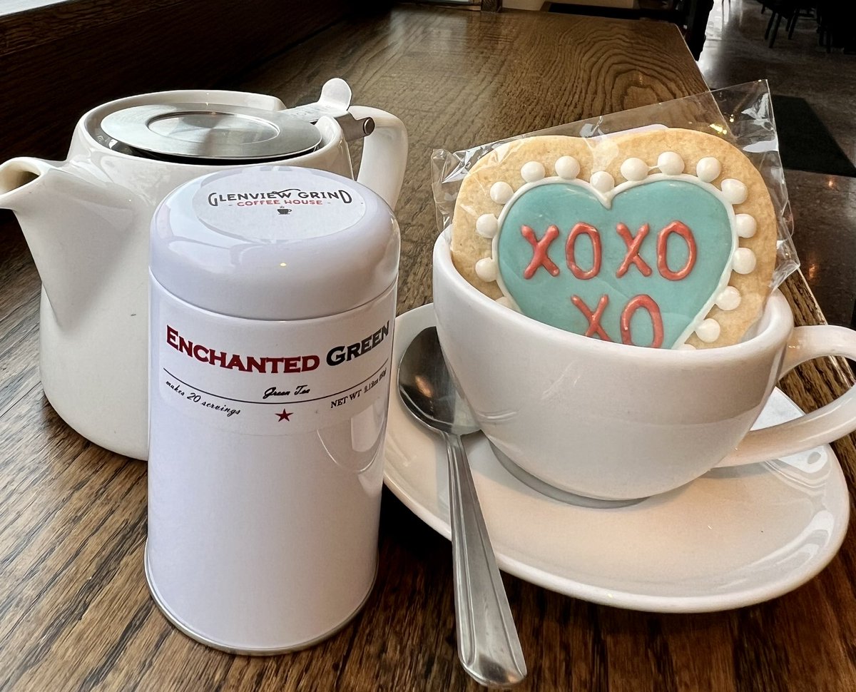 It’s a great day for a personal tea party! Many delicious gourmet loose leaf teas to choose from. We have green teas, black teas, and herbal blends. Don’t forget to add a pastry or cookie! ☕️🥐🍪 #gourmettea #looseleaftea #teaparty #SupportLocalBusinesses