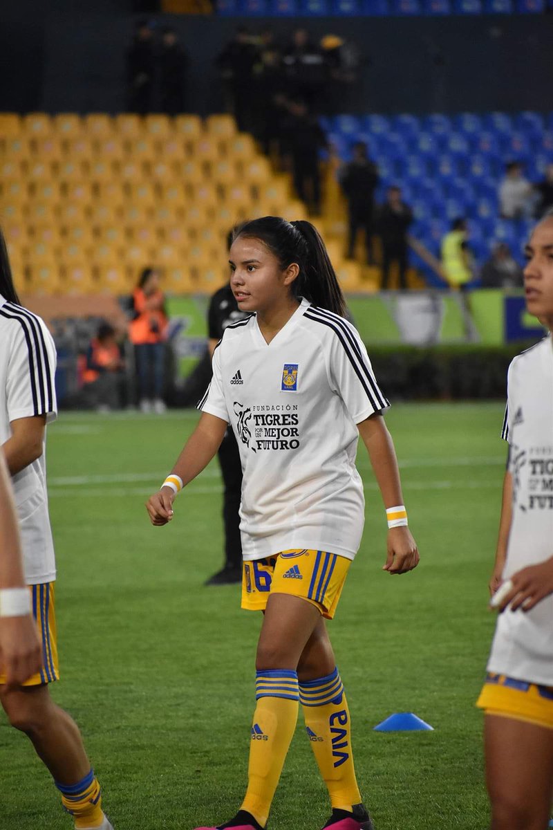 Deiryramirez_'s tweet photo. Feliz de estar aquí 💙💛 https://t.co/4HsugRmNrc
