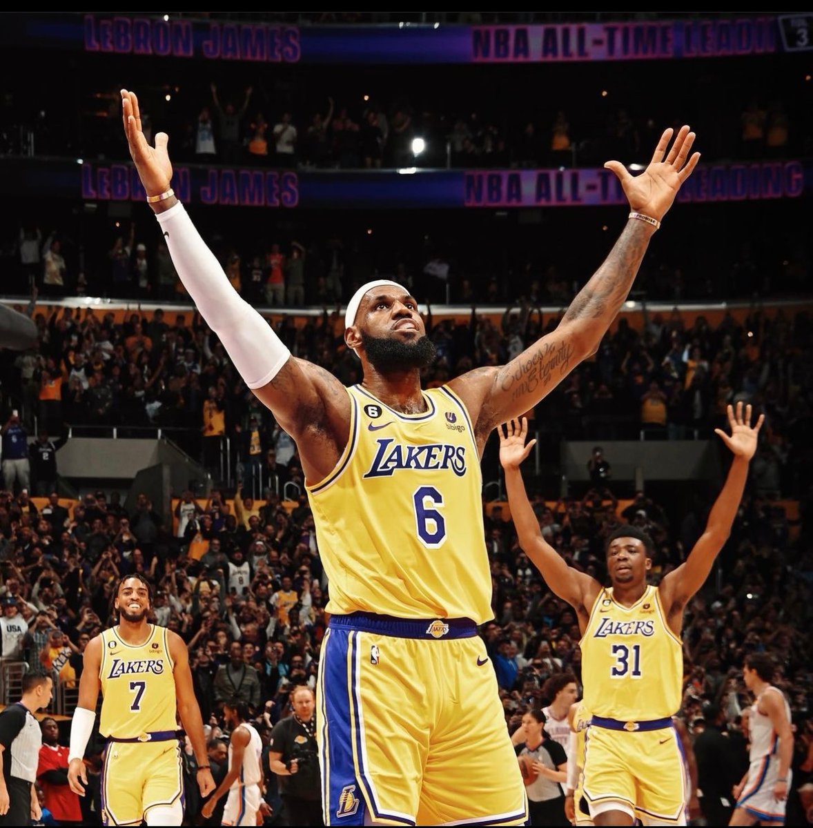 LeBron James' Kobe Bryant Dunk Tribute Sets New NBA Top Shot Record -  Boardroom