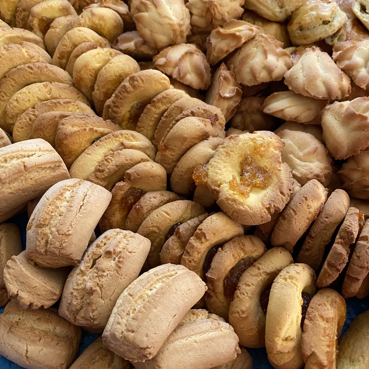 LechePanSV's tweet photo. Salpores, carcañales y galletas de mantequilla 😉 #panmenudo https://t.co/9XJkGu8QhC