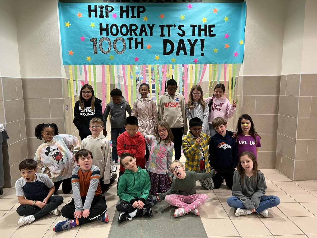 3rdwithDearing's tweet photo. We are 💯 days smarter! 💡 @WSESwildcats  #KISD100thDay https://t.co/kIqsoKDyN2