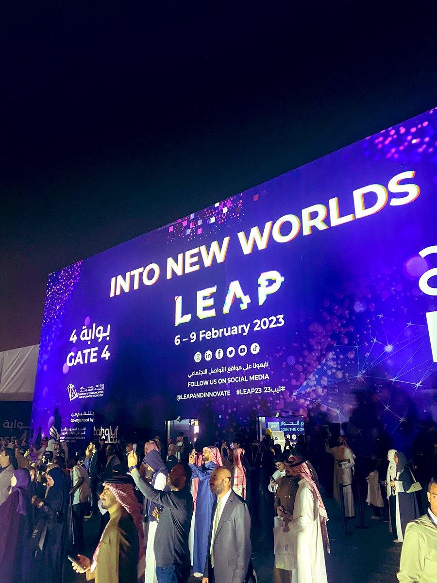 Sarya_ai's tweet photo. وانتهى اليوم الثالث في #LEAP23 
شكرا لكل من شاركنا التجربة وحياكم بكرا في نفس الموعد والمكان لتجربة النسخة الجديدة من سارية 🤖
#ليب23 https://t.co/pINUl4Vym4