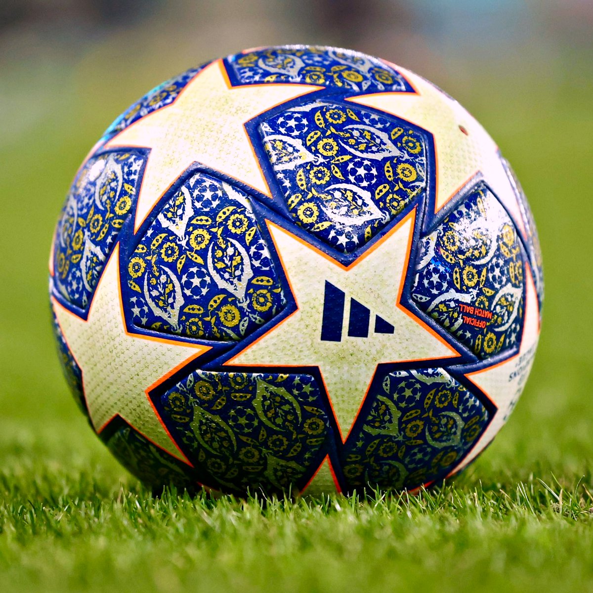 A nova bola da Champions League para as eliminatórias ⭐️