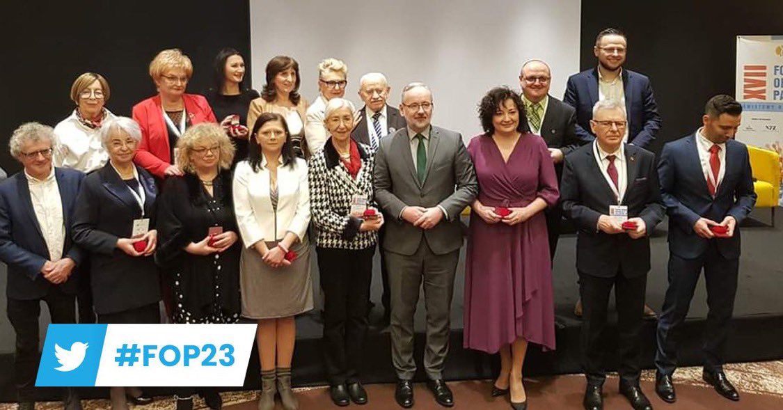 Patrycjarz's tweet photo. Dziś z @gjmagda1 mamy przyjemność po raz kolejny dbać o obsługę medialna Forum Organziacji Pacjentów @Instytut_IPPEZ podczas którego liderzy organizacji pacjentów dyskutują i najważniejszych wyzwaniach zdrowia publicznego z punktu widzenia pacjentów. #FOP23 https://t.co/fjLy4oHYOh