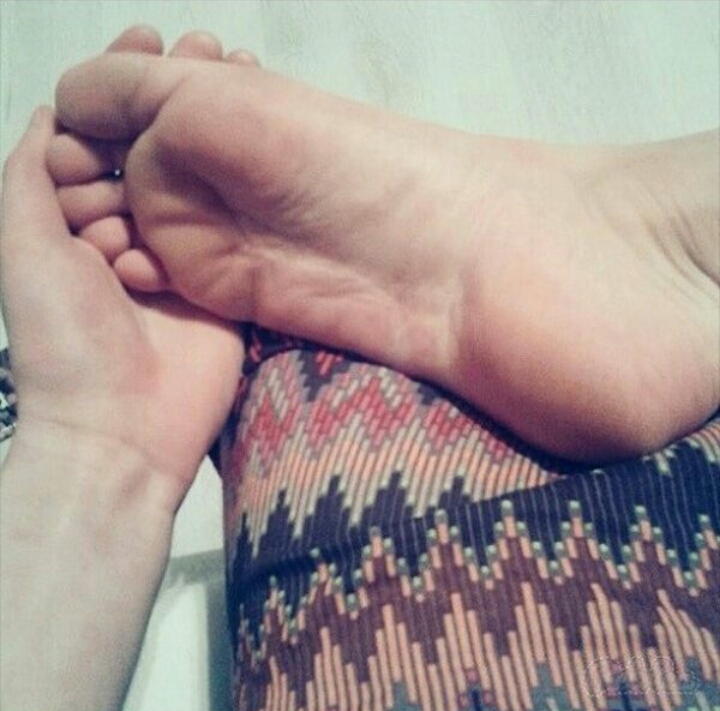 klubin77's tweet photo. #feet #feetpic #feetfinder #feetfethish #feetpicsforsales #FeetPictures #feetfetiche #feetseller #Youngslut #younger4older #youngleaks #youngteengirls #youngerforolder #young https://t.co/8UybbX3gXJ