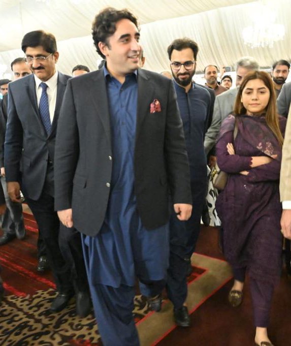 AqrabaFatima's tweet photo. When you follow your leader’s steps! @BBhuttoZardari 💫🇵🇰 https://t.co/fE4KRFgC0I