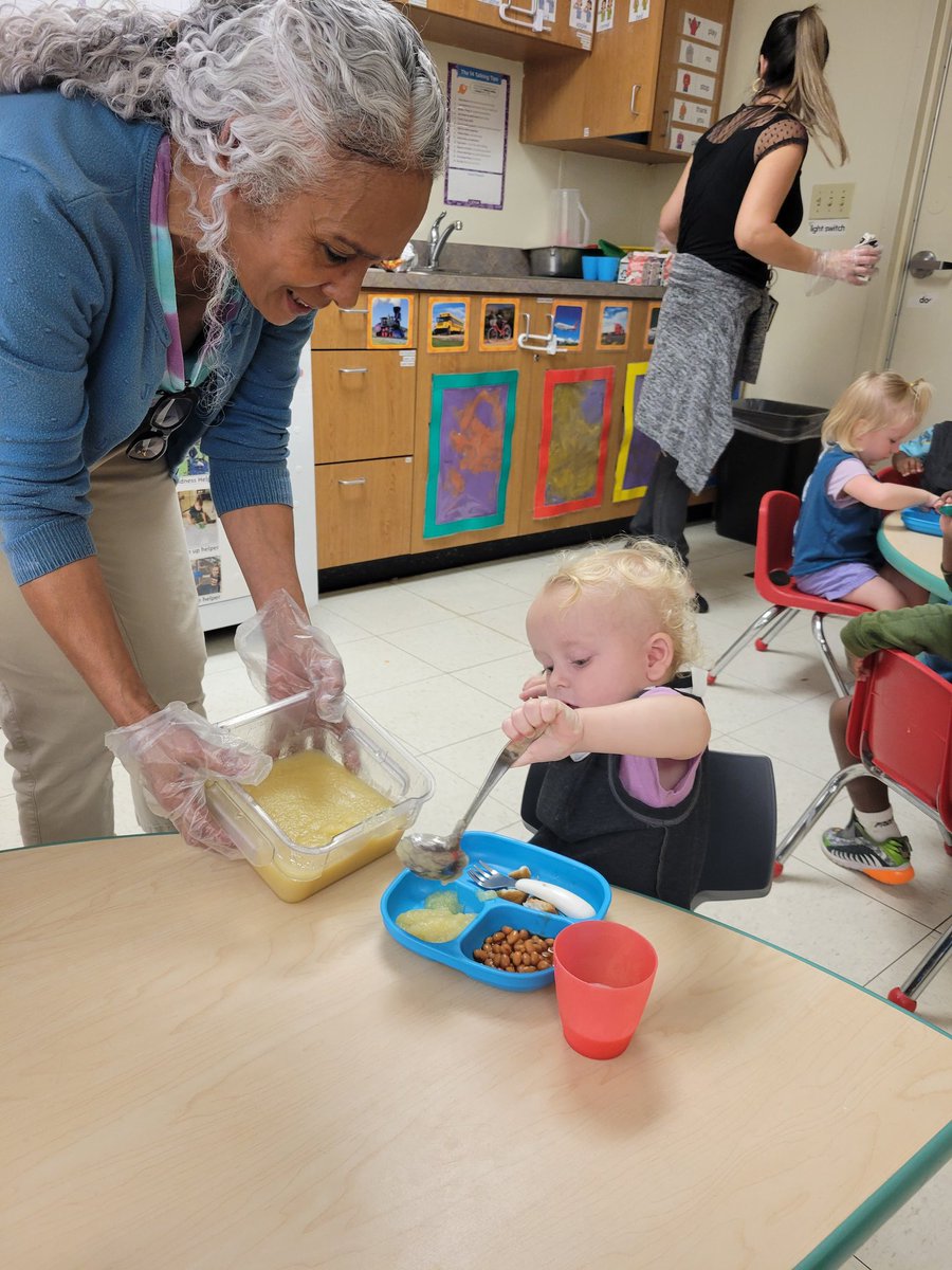 otero_jacki's tweet photo. #LENAweek4 I am so proud of these early childhood kids. They are not just #brainbuilders #learningthroughtalk and engaging in enriching #conversationalturns but working on so many life skills like serving themselves during mealtimes and brushing their teeth. 🧠🗣❤️ @LENAEarlyTalk https://t.co/Wdh26XCoz5