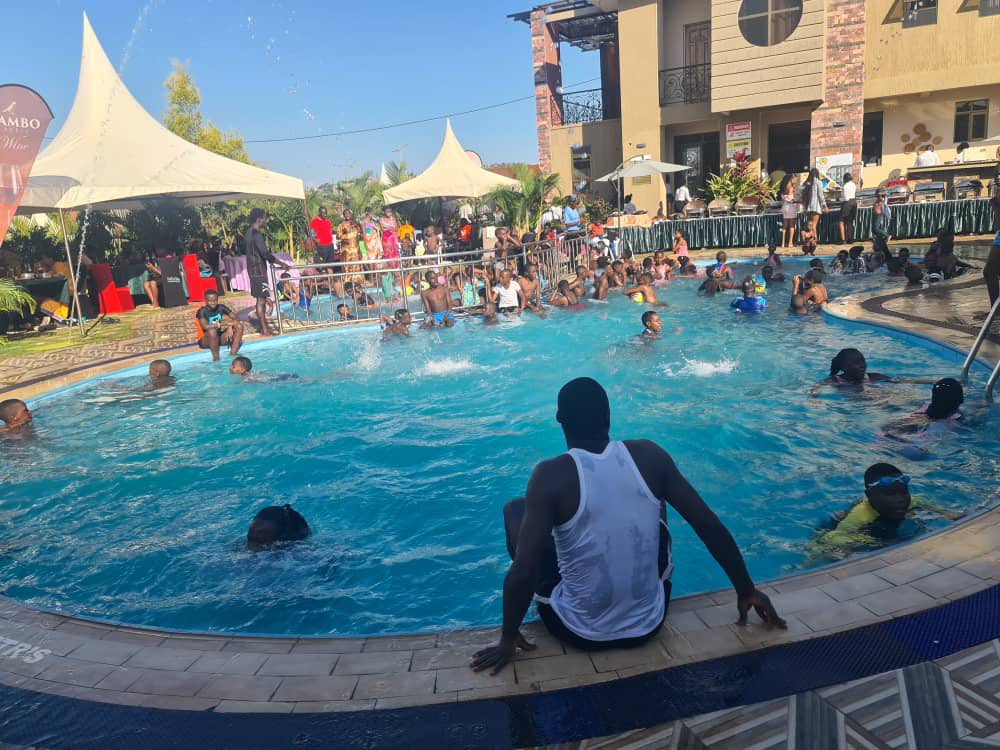 Who is free we go for swimming tomorrow at @HotelLavena, all bills on me! You can as well come with your crew to Seguku Kantale-Road. 𝗖𝗮𝗹𝗹: +256779806169 for bookings #HotelLavena