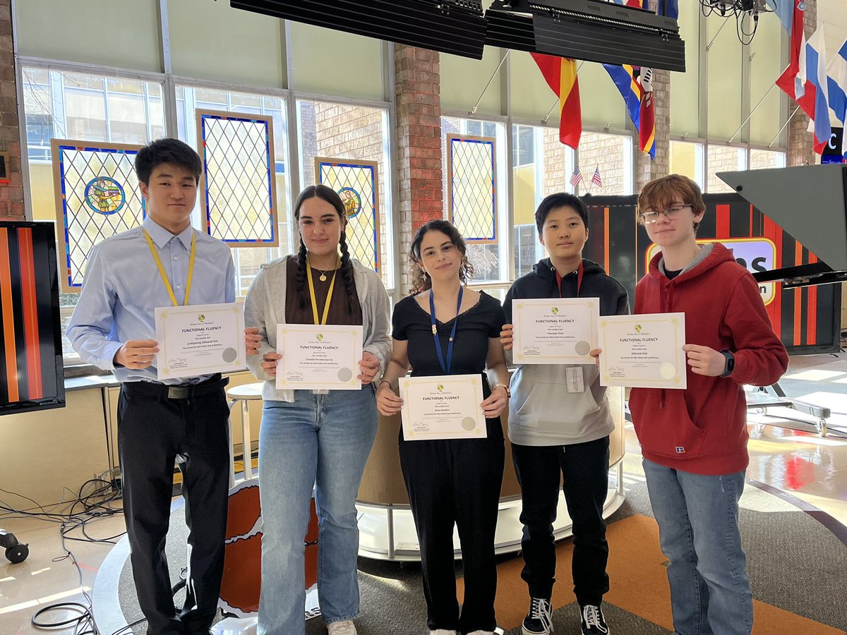 EliWGib's tweet photo. Congratulations to our students who achieved the Global Seal of Biliteracy through their participation in study abroad in France, Italy, and Spain through @cieestudyabroad and @cieehsabroad.  Well done Tigers!  @globalbilitseal @TenaflySchools https://t.co/0fTDW8gUyb