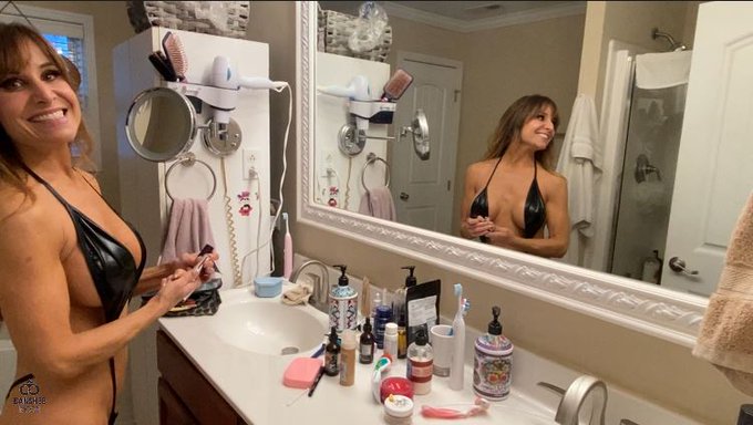 Valentine's Day Ideas!  ~VIDEO LINK~  https://t.co/SPIxbOsqg3  #valentinesday #giftideas https://t.c<a href="/tag/valentinesday"class="tags"><span>#valentinesday</span></a><a href="/tag/giftideas"class="tags"><span>#giftideas</span></a>