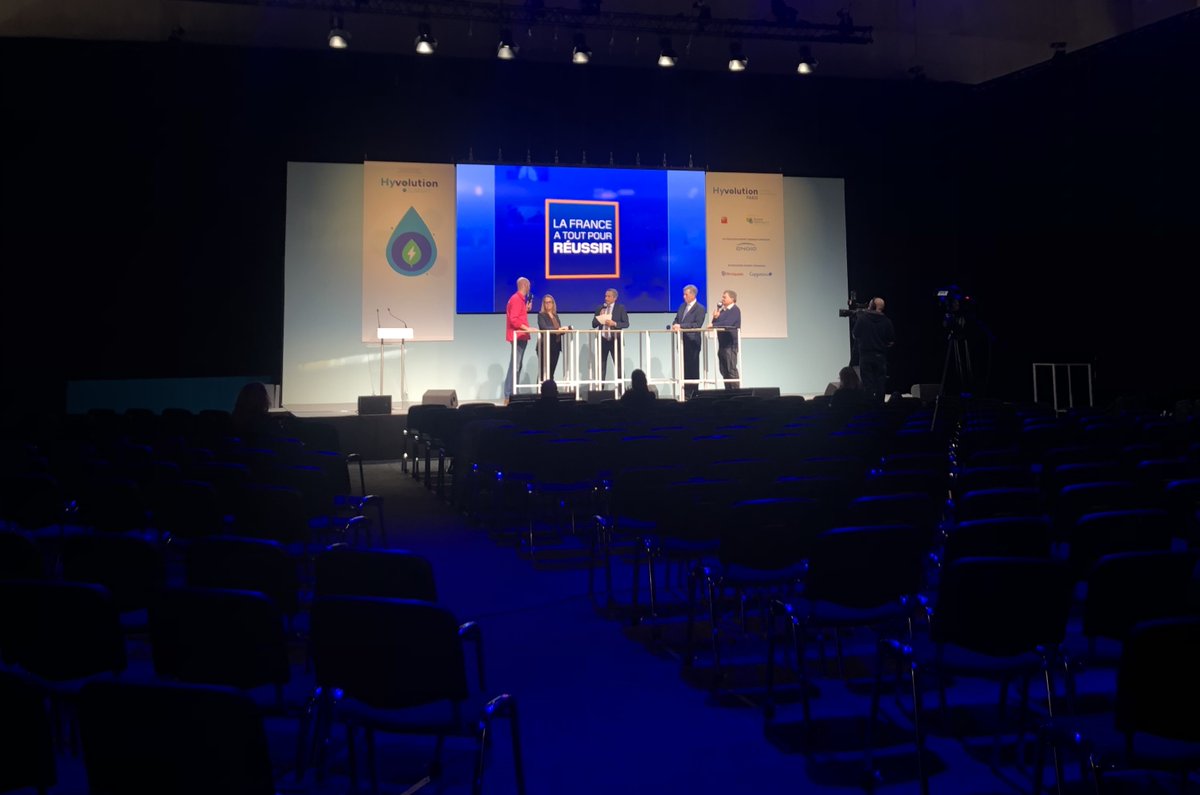 PlanRapproche's tweet photo. Nos équipes mobilisées sur le salon #HyvolutionParis avec la captation de plus de 55 conférences, la captation live du 1er « Hyvolution Summit » et la réalisation technique d’une émission de « La France a tout pour réussir » diffusée sur BFM Business ! 
Bravo à toute l’équipe. https://t.co/rFVRTo6JnB