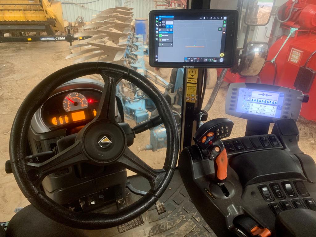 LHAgro's tweet photo. We upgraded this Challenger Rogator this week with a Topcon XD+ Console. This will be looking all spray, section control and guidance functions!
#TopconAg #LHAgro #Sprayerdriver #BritishFarming https://t.co/ymwD4Lu6pt