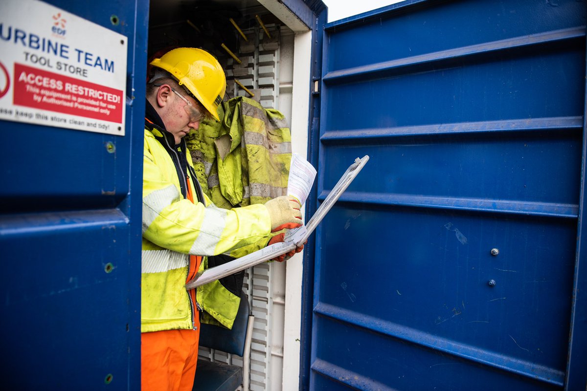 BrownandMason's tweet image. Louie Brown, Cottom Power Station, Lincolnshire

‘I love what I do, every day I am learning and then putting it into action.’
 
#proudofyou #apprenticeweek #trailblazer #apprentice #skills #onthjob #college #demolition