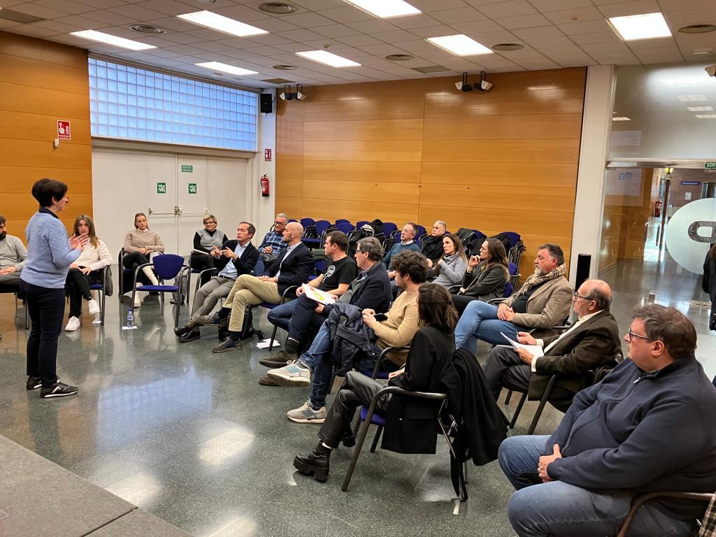 PimecAutonoms's tweet photo. Avui parlem de la #ReformaReta, i fem xarxa per tal de generar noves oportunitats i sinergies entre l’empresariat del territori.
Avui estem amb #PIMECJovesBaixLlobregatHospitalet "Els joves i els autònoms del Baix som la canya"
@pimecjoves #PIMECBaixLlobregatHospitalet https://t.co/g3CeWPpPw7