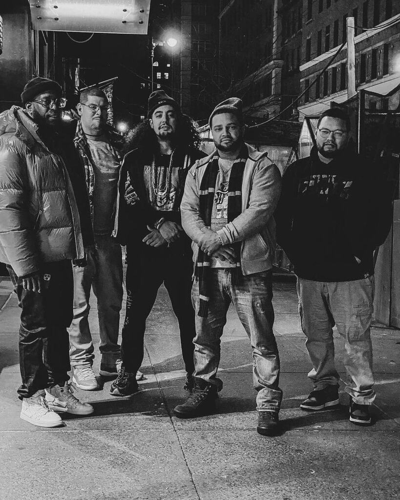lolife_miamifam's tweet photo. Posted @withregram • @juniali7 Young Viejos squad in NYC @talibkweli @csikmixing @nikohigh @chinochase the squad who made it possible missing @donnadisko and @my_good_phelo #javottimedia #javottigang #happy50thhiphop #thebeatministry #coloursofthecul… https://t.co/3HdG2np3dC https://t.co/aFJi38gRO0