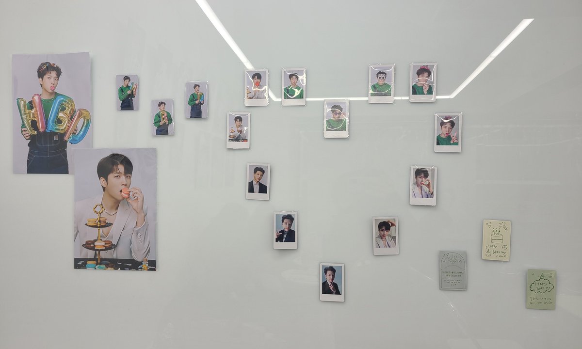 kimhw0409's tweet photo. 럭드도 몇개했는데 카메라 갖고싶었지만
그래도 2등 액자 당첨 되서 예쁜 우현이 액자 받았어요😊 1등빼고 다 받은 느낌...ㅋㅋㅋ
그래도 너무 좋았고 생일카페 이벤트 해주셔서 감사합니다..!
#우리들의_별_우현이에게 https://t.co/j7Ig5NwScs