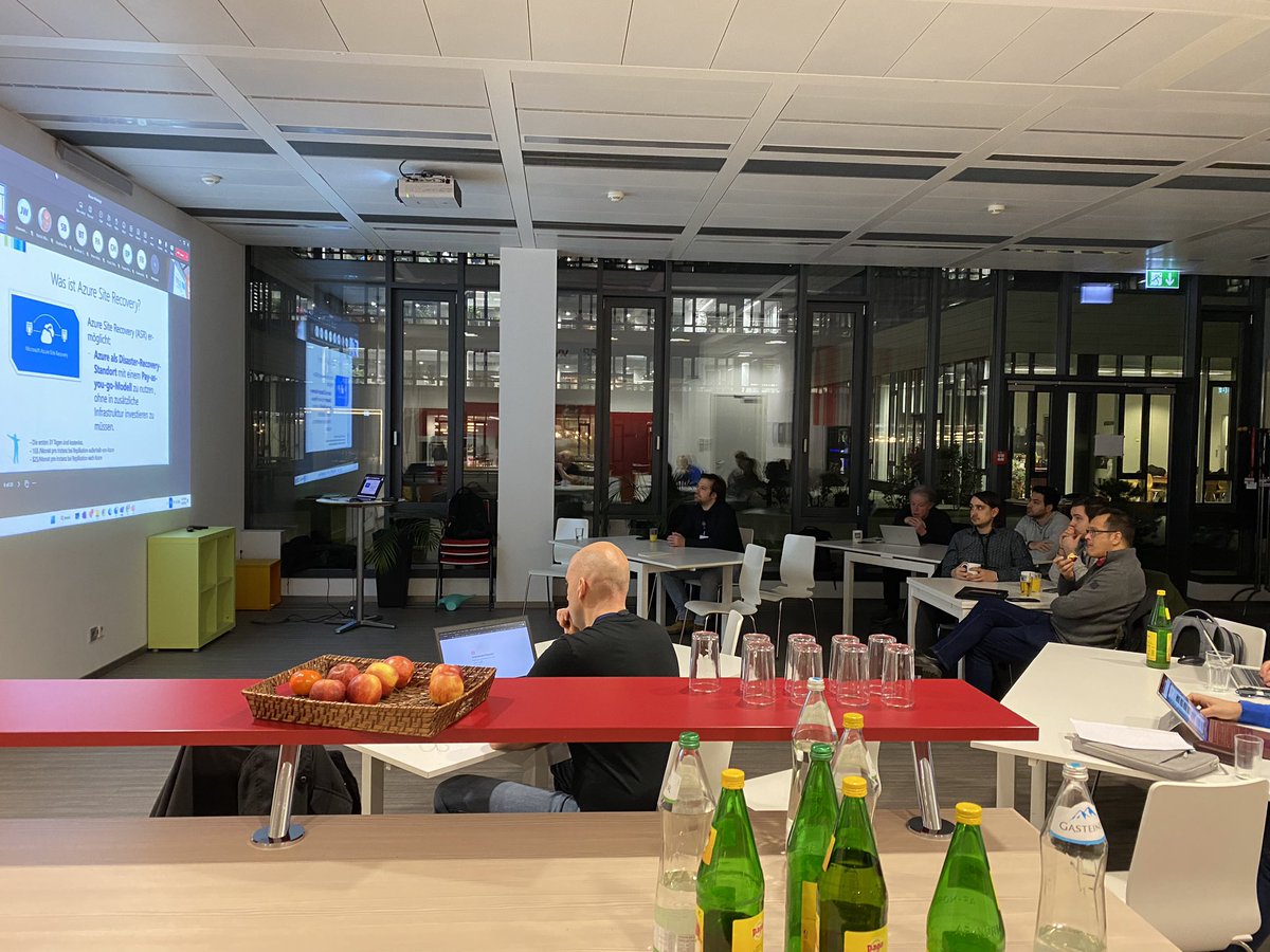 HannesLagler's tweet photo. Full house (virtual as well online) at #ExpertsLiveCafe
Today the topics
#Azure #NetworkManager
#Azure #SiteRecovery and
free Azure services covered by
@HannesLagler
@TBrundl and
@pwahlmueller
Thanks to all attendees! https://t.co/1633jjf0Hb