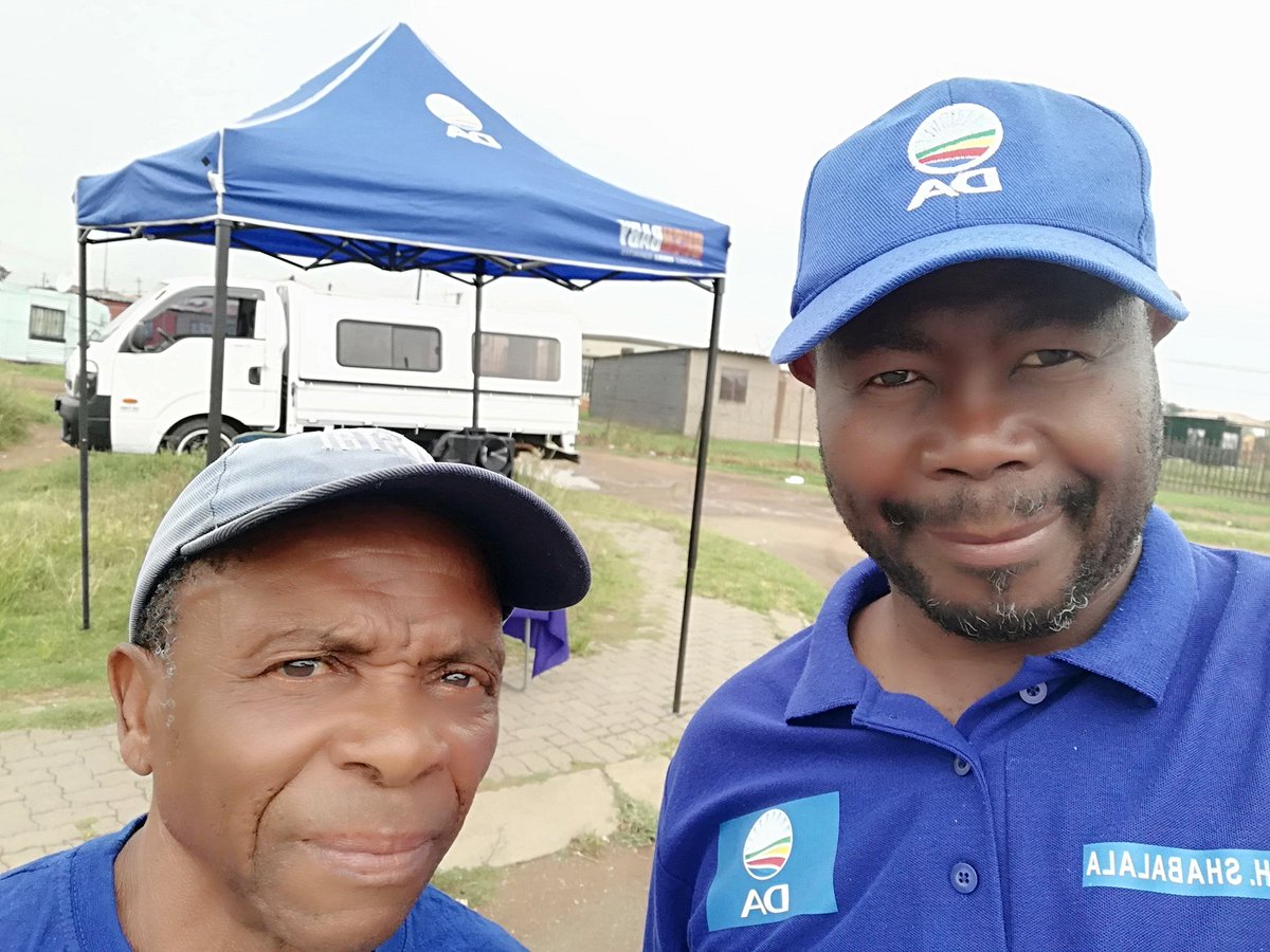ShabalalaShabs's tweet photo. Ward 37 Emfuleni North Constituency information table and membership drive.
#Siyaqhuba
#RoadTo2024NPE https://t.co/TSwyrbkmoT