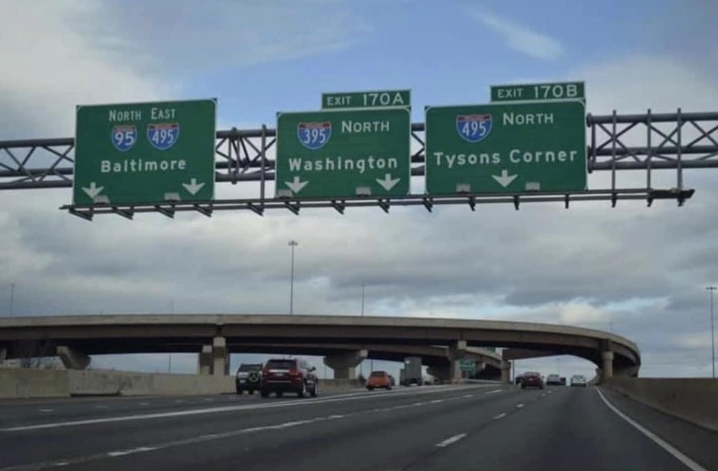 Barstooldmv's tweet photo. It’s fight or flight mode at this exit https://t.co/QkXohTEvdw
