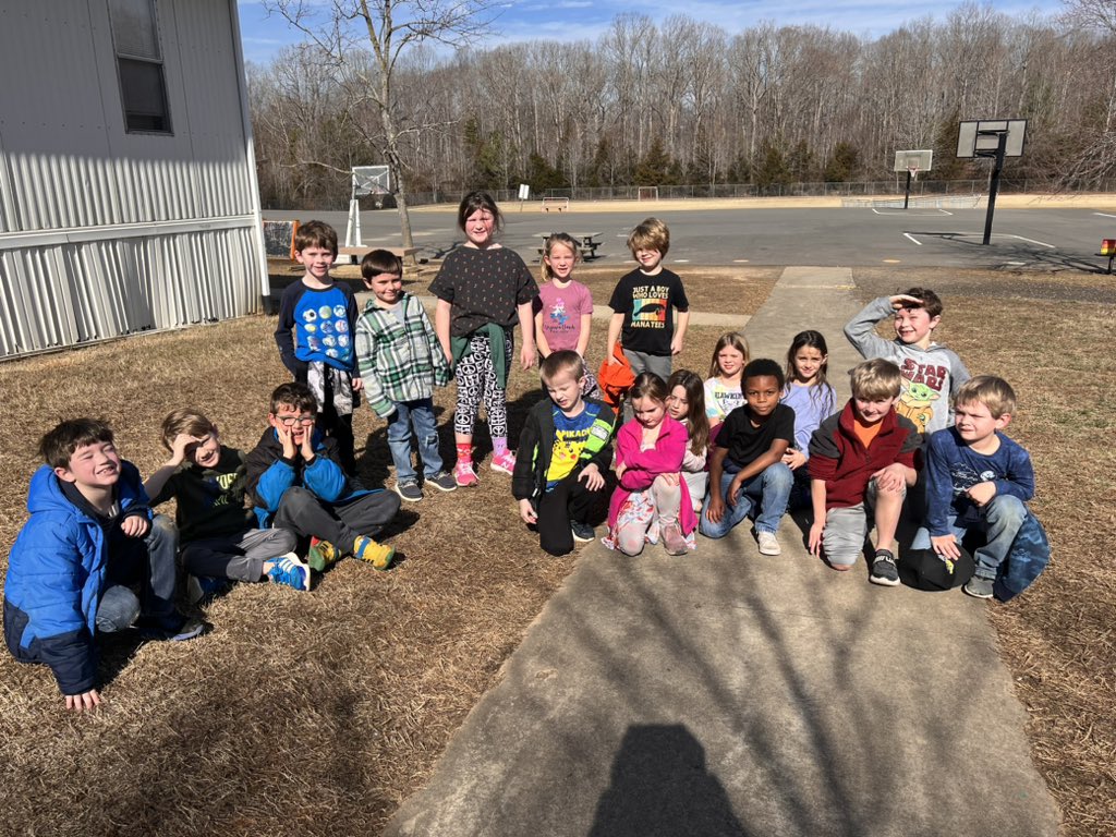 We earned extra recess by filling up our marble jar. 😍 <a href="/Poca_ES/">Tom Sulzer</a> #PocaPreK5