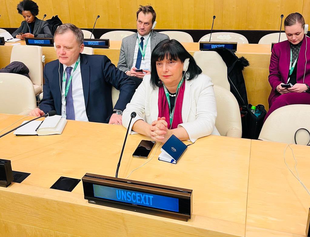 SLOtoUN's tweet photo. Today @MZEZ_RS Acting Secretary-General @RCBek participated at the #UNSCexit briefing. 🇸🇮 focused on the importance of transparency of the work of #UNSC. 

Thank you for your work 🇮🇳 🇮🇪 🇰🇪 🇲🇽 🇳🇴

During her visit to NY @RCBek held several meetings, including w/ 🇺🇳 ASG Jenča. https://t.co/oS3fRbECnc