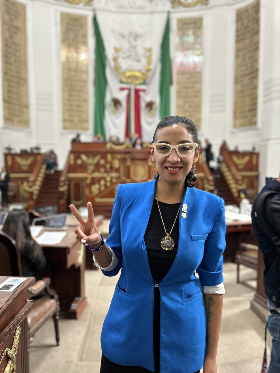 AnaJVillagran's tweet photo. Miércoles de sesión en el @Congreso_CdMex 🏛️🔹
#jóvenesenpolítica 
#mujeresenpoder 🙋🏻‍♀️ https://t.co/MZZMc6jMOu
