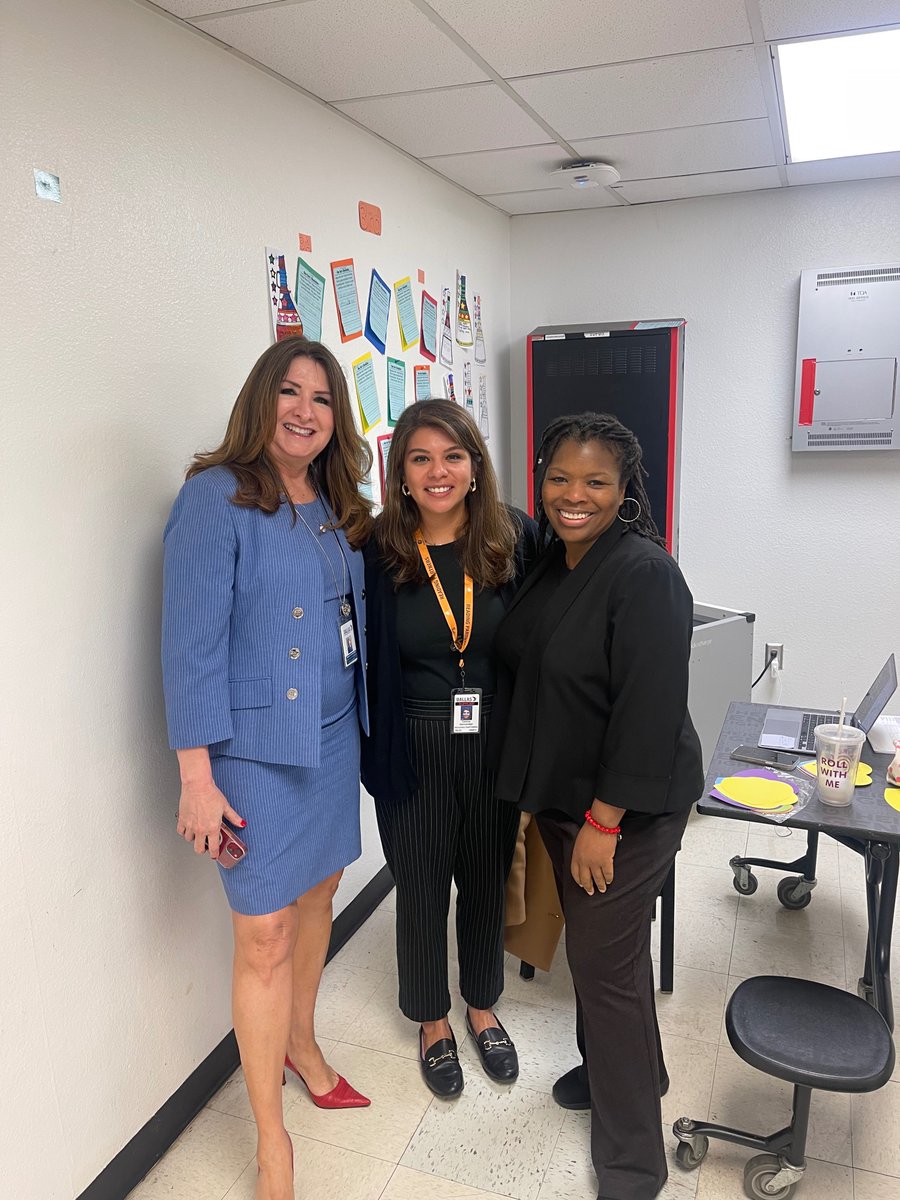 Great to visit with <a href="/patrice_jackson/">Patrice Lane</a> and @RPNorthTexas at <a href="/IbGeneva/">Geneva Heights IB</a>!