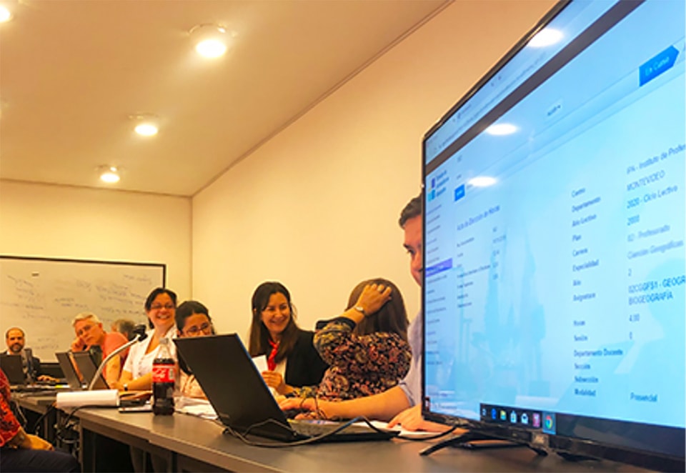 cfe_anep's tweet image. ✅️ Este mes se realizará un nuevo acto de radicación de efectividades para cargos de Dirección y Subdirección en el CFE 
cfe.edu.uy/index.php/53-n…