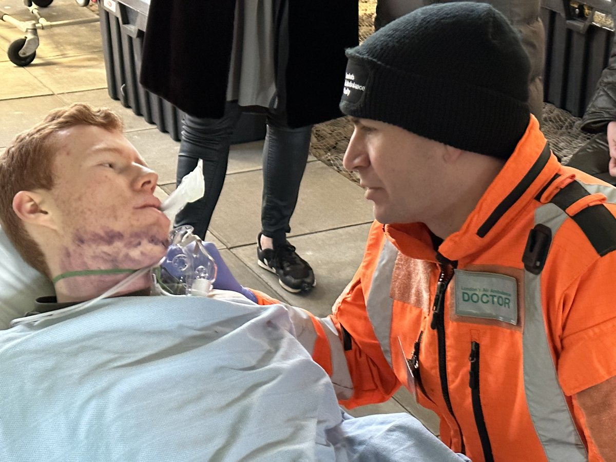 What to say to the severely burned patient who is unlikely to survive and requires a pre-hosp anaesthetic. Give them a chance to speak to their loved ones in their last moments of consciousness? How do you tell them, and their loved ones? Care and compassion shown today on #HTC