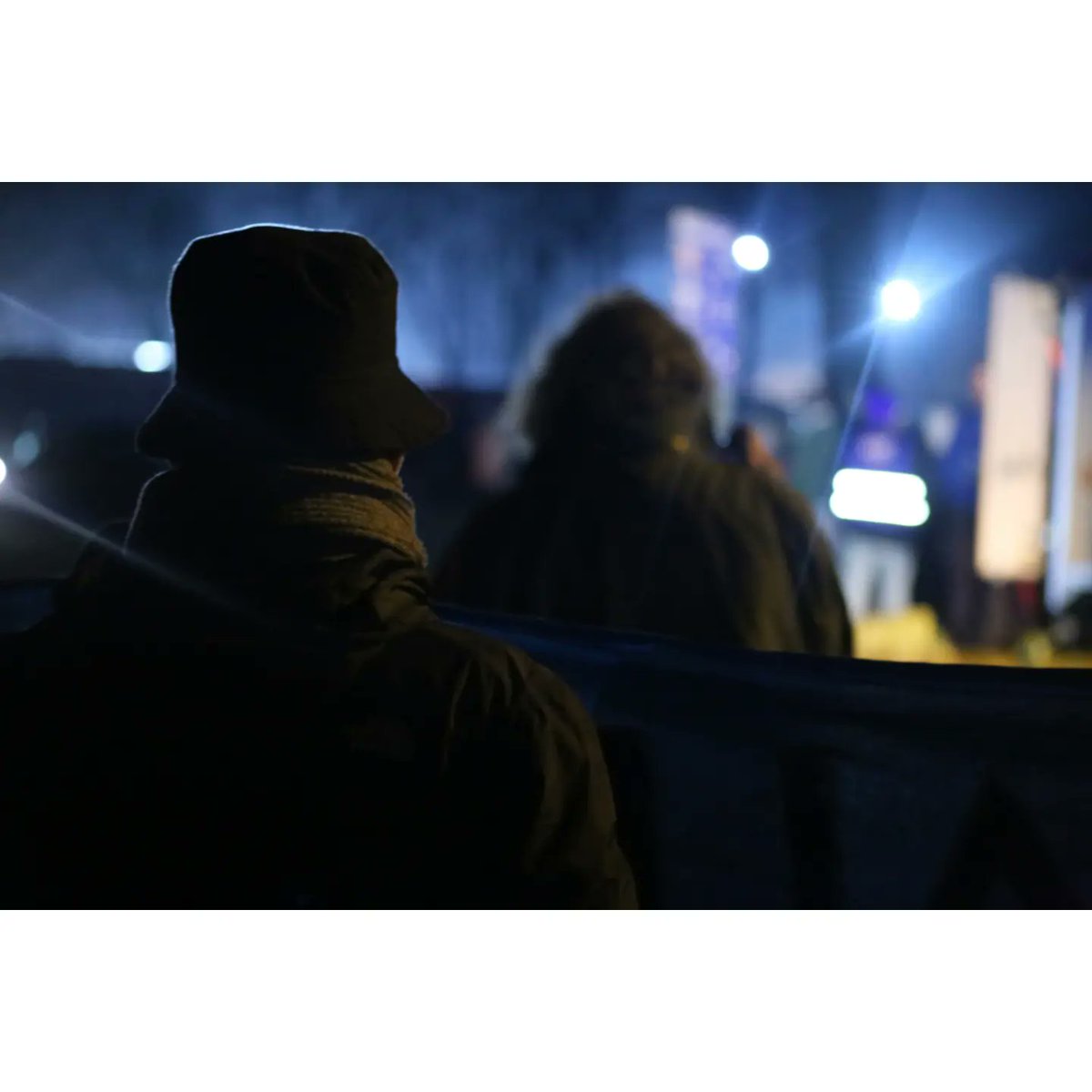 Sebastian_Riva1's tweet photo. 1)2

Am 06.02.23 hielt der AfD Kreisverband Diepholz ihren nun 29. Montagsspaziergang ab. Anlässlich des 10 Geburtstages der Partei ließen die Teilnehmer*innen Ballons mit AfD Logo steigen. Für diesen Tag war von Seiten der AfD ein besonderer Gastredner angekündigt. https://t.co/oLXWAqUtps
