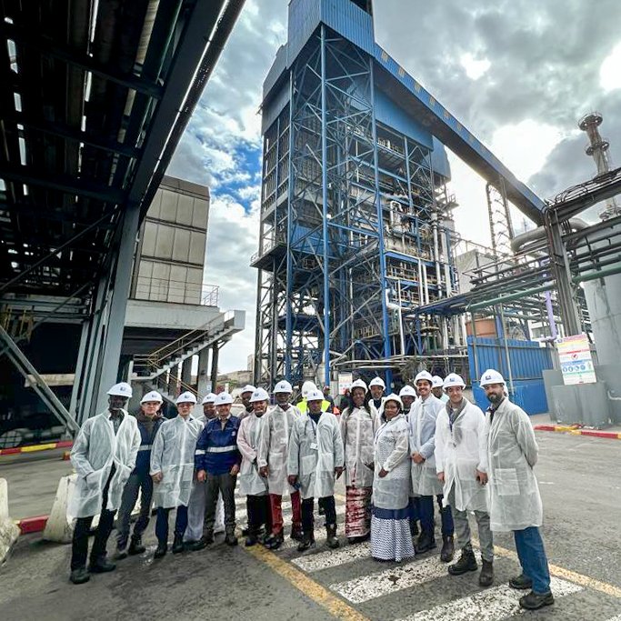 Les entreprises francophones participant à la #MissionECOF ont également visité le site industriel du groupe #Cosumar, premier producteur de sucre blanc au #Maroc et 5eme exportateur mondial de sucre.