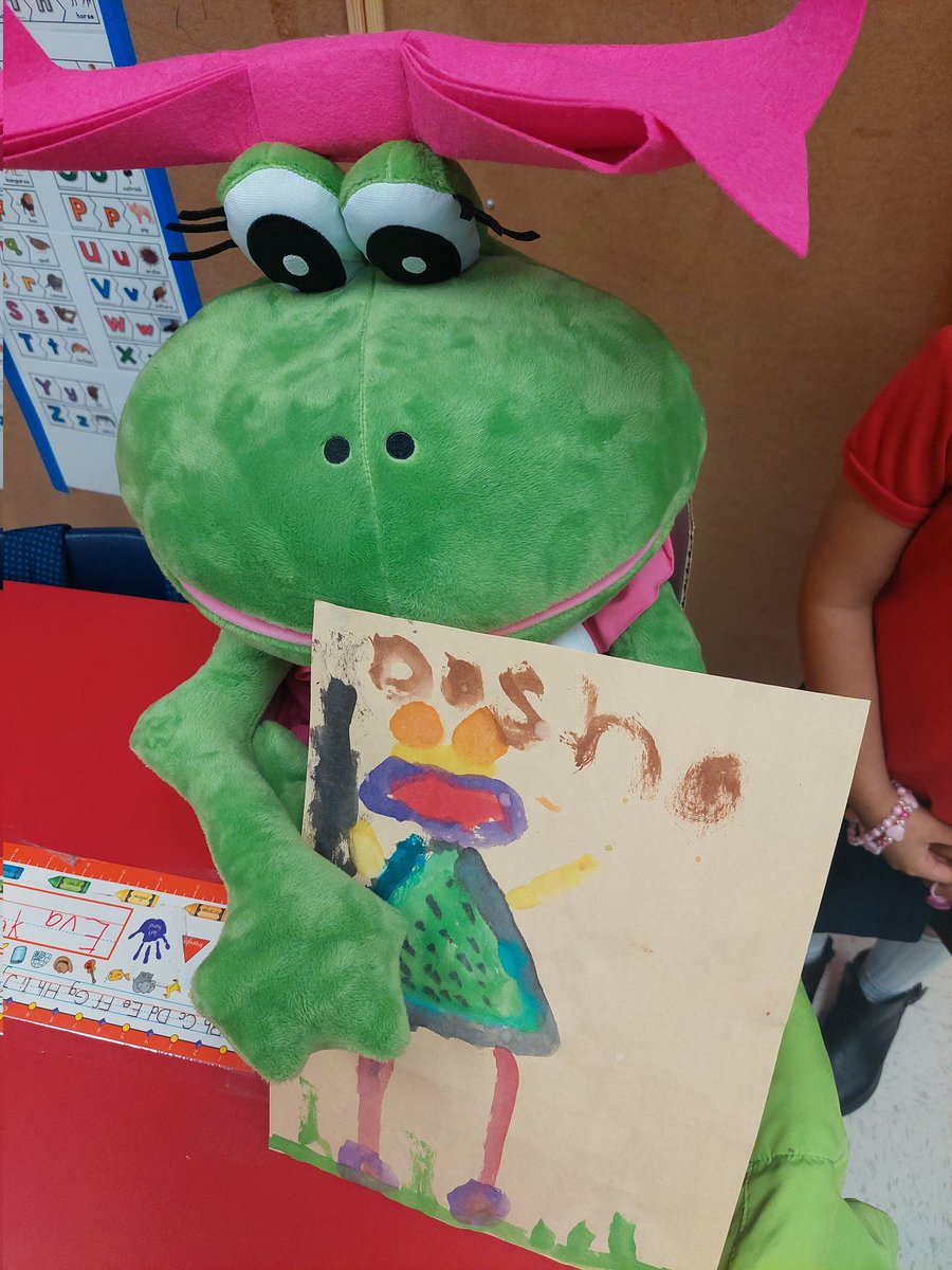 Fanny Frog has found a new artist in our room  <a href="/Bullock_Bears/">Bullock Elementary</a>  <a href="/TrichellBrian/">Brian Trichell</a> <a href="/lilyca24/">Dr. Lily Dominguez</a> <a href="/ChasityDBass/">Chasity Bass</a> @FrogStreet #Prek #thegisdeffect