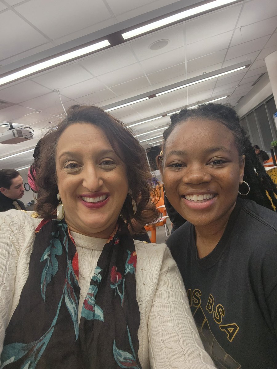 aratisingh's tweet photo. Thank you to @AustinISD students who opened their hearts & spoke honestly about race. Some takeaways:
*Teach about contemporary Black heroes, not just MLK and Rosa Parks
*Equity is not a handout.
*Black teachers & coaches have a huge impact
*This is a new day
#BlackTableTalk https://t.co/HKAhMBZFGE