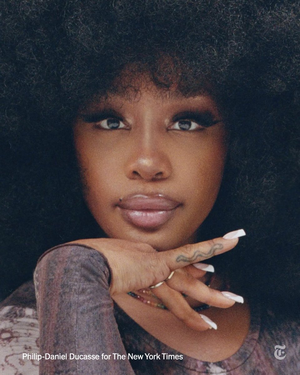 szaforyou's tweet photo. Face card never declines, my God! 📸

— SZA for New York Times. https://t.co/UsaYUv7wz1