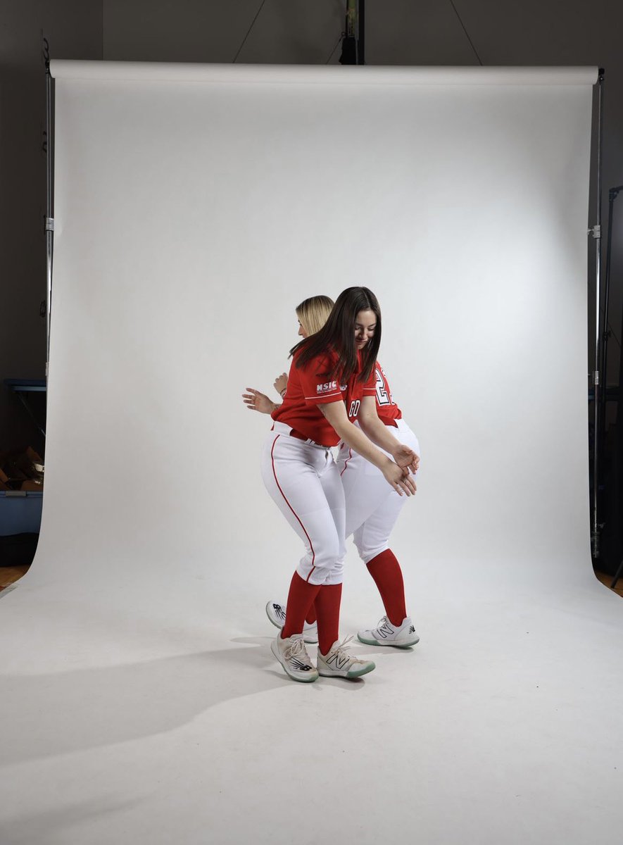 just some roommates hittin the griddy <a href="/m_gallagher22/">mackenzie gallagher</a>