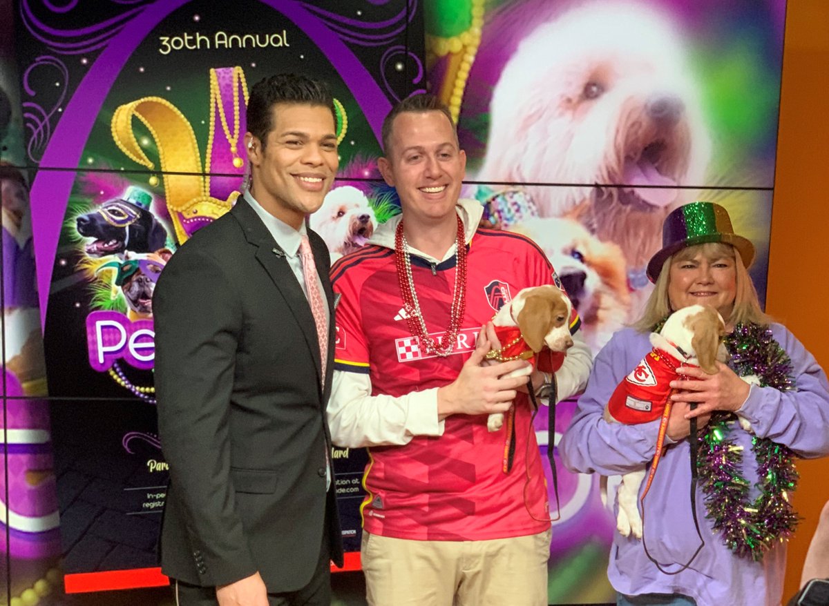 OpenDoorAnimals's tweet photo. We can't wait for Sunday - @purina #petparade and then @Chiefs in the Super Bowl! @PatrickMahomes @tkelce our puppies are named after you! #AdoptDontShop #DogLovers #ChiefFans #SuperBowlSunday https://t.co/PeCeoE5qxL
